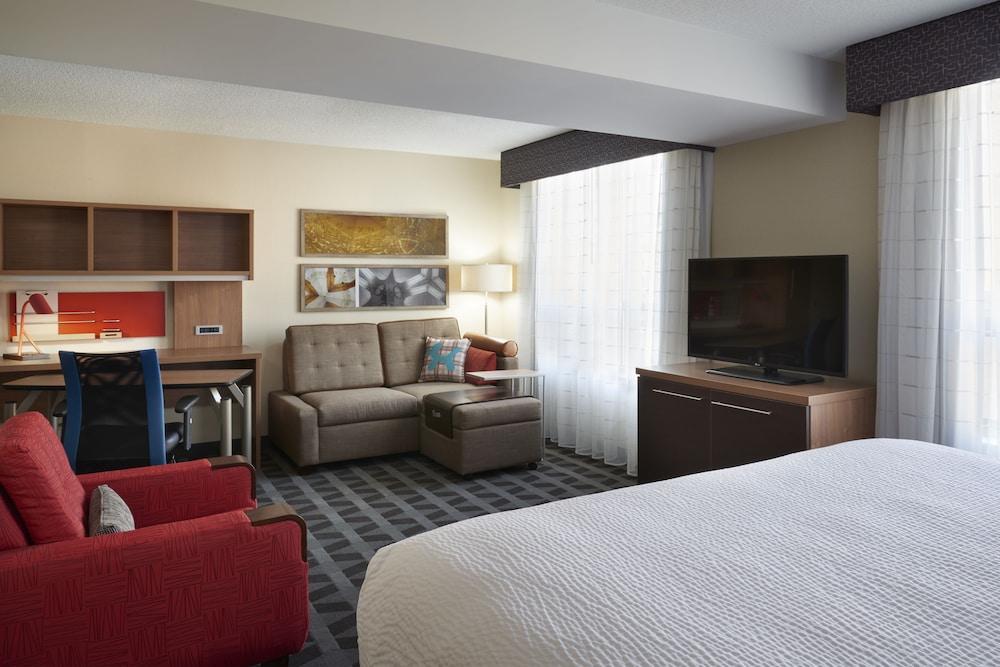 Towneplace Suites By Marriott Windsor Bagian luar foto