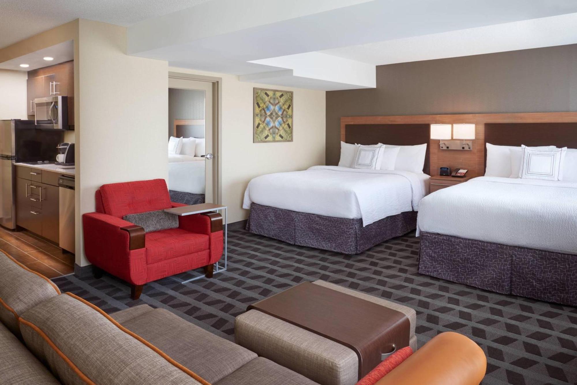 Towneplace Suites By Marriott Windsor Bagian luar foto