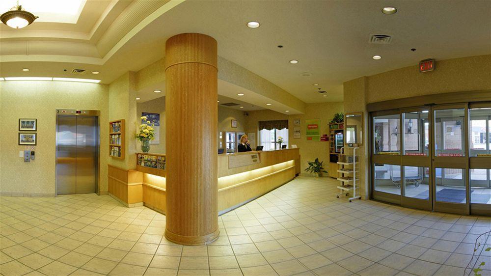 Towneplace Suites By Marriott Windsor Bagian luar foto