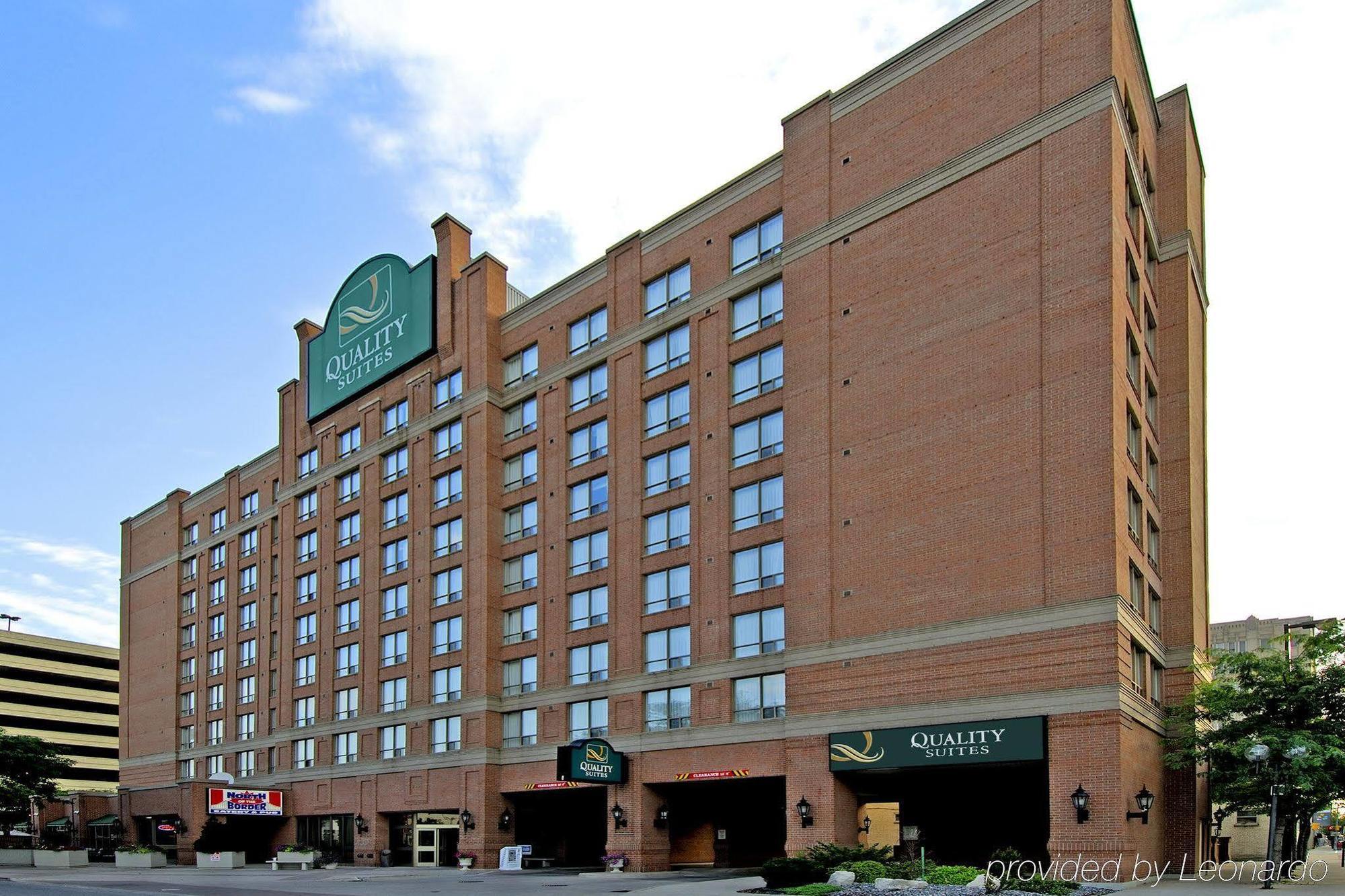 Towneplace Suites By Marriott Windsor Bagian luar foto